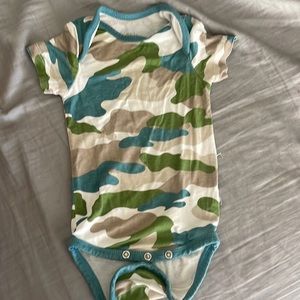 0-3 kyte bodysuit
